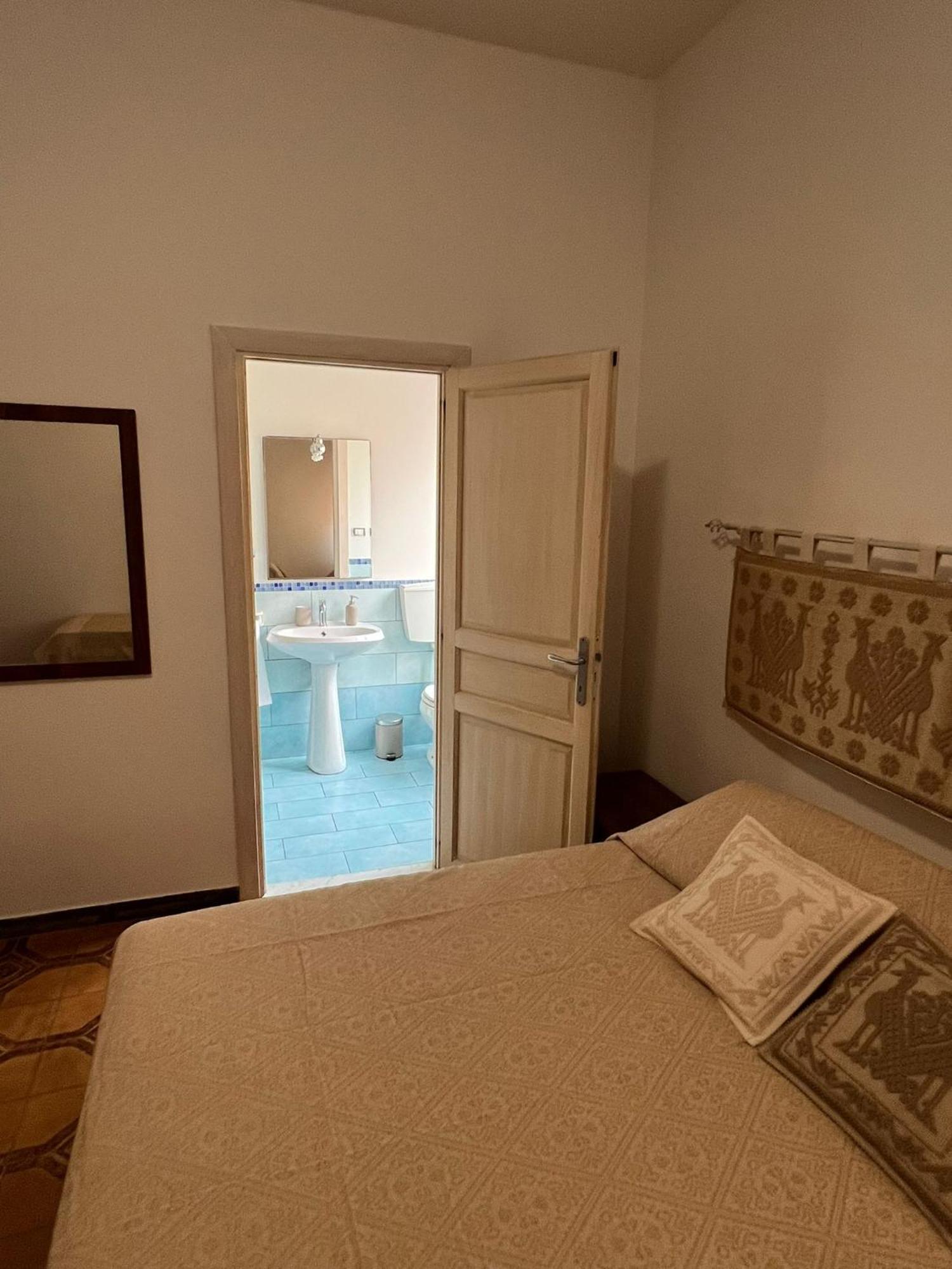 B&B Via Dei Mille Castelsardo Eksteriør bilde