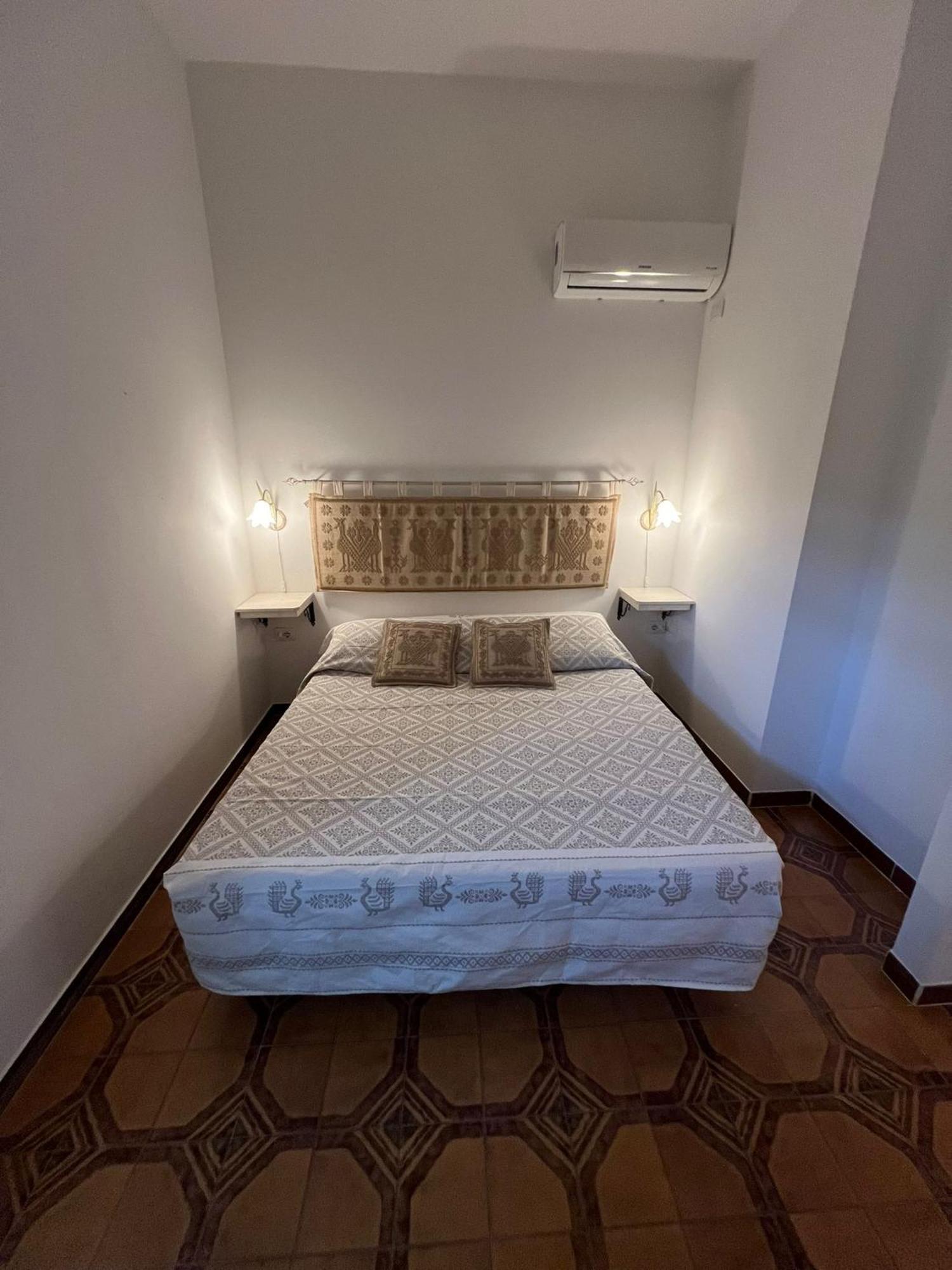 B&B Via Dei Mille Castelsardo Eksteriør bilde